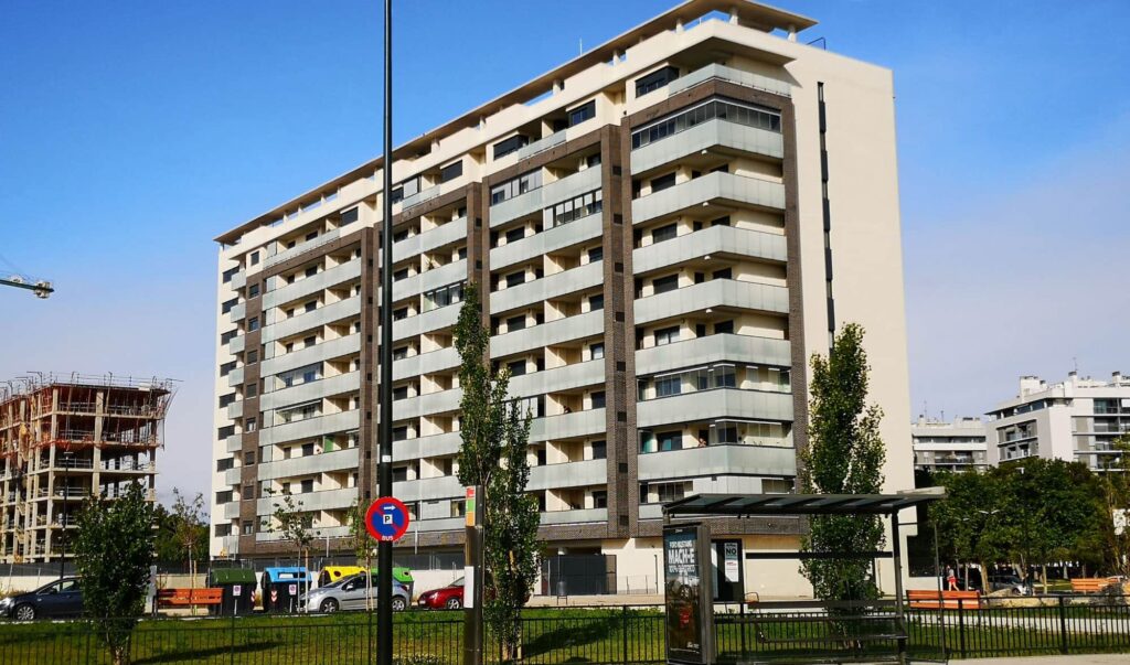 Edificio Nueva Ribera. 81 viviendas. Zaragoza